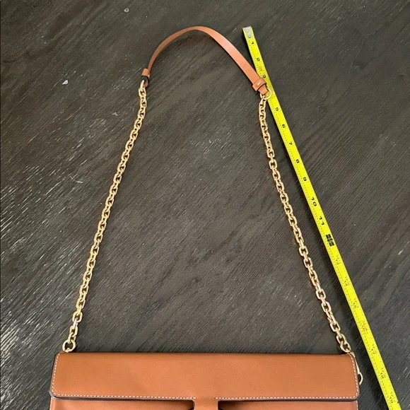 Tory Burch Shoulder Bag with Gold Chain - Picture 12 of 12